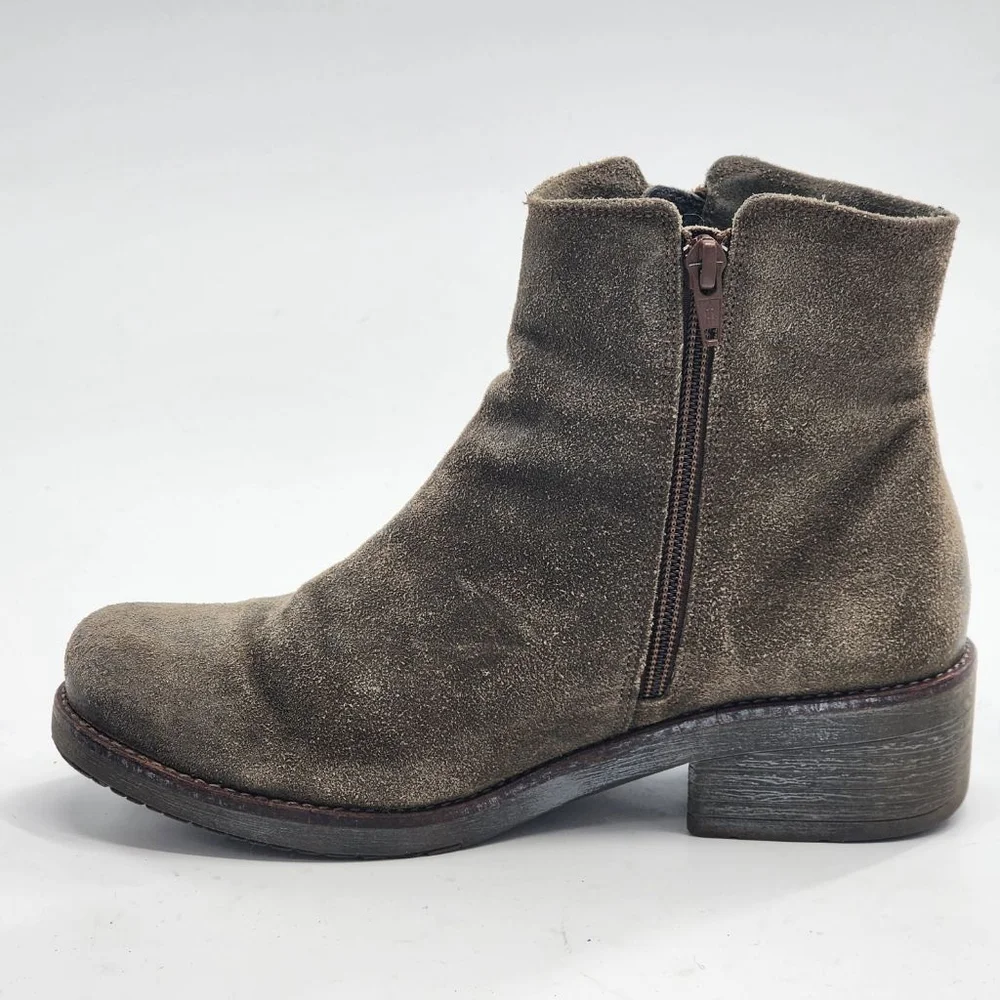 NAOT Wander Ankle Bootie in Brushed Oiled Olive Suede Size 39 8